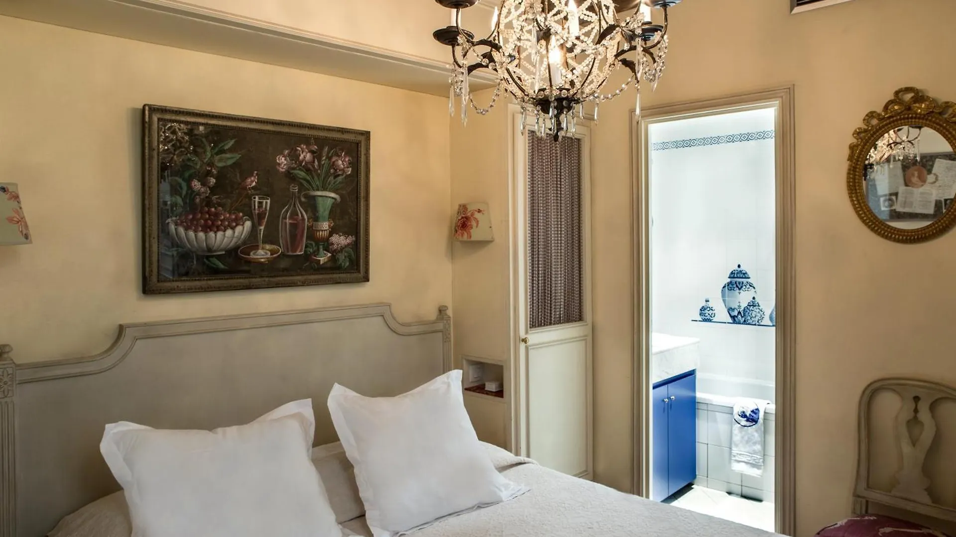 Caron De Beaumarchais Otel 3*