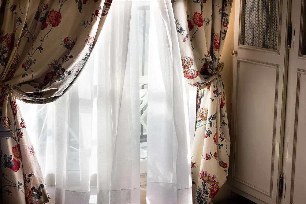 Caron De Beaumarchais Parigi