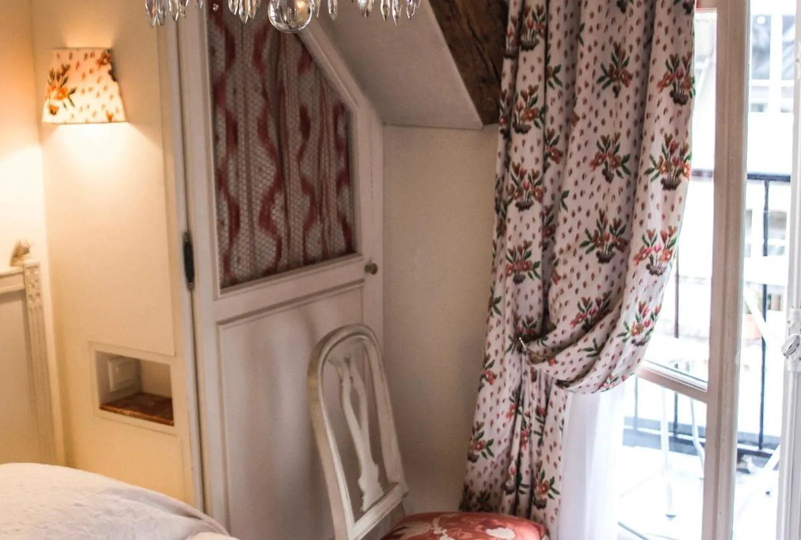 Caron De Beaumarchais 호텔