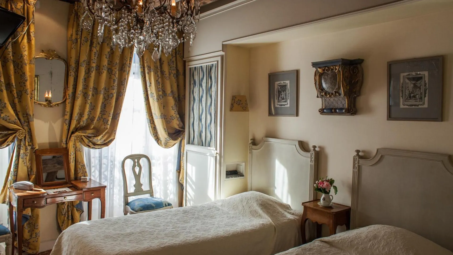 Caron De Beaumarchais 호텔 3*