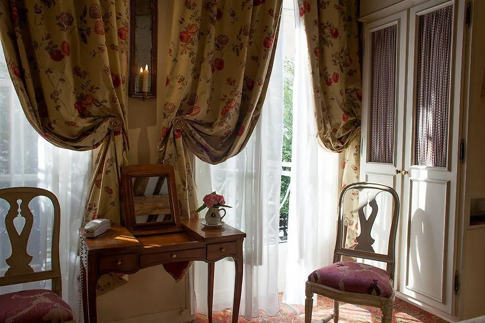 Caron De Beaumarchais Hotel Paris