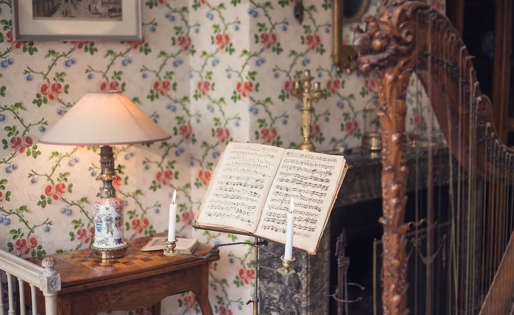 Hotel Caron De Beaumarchais Paris
