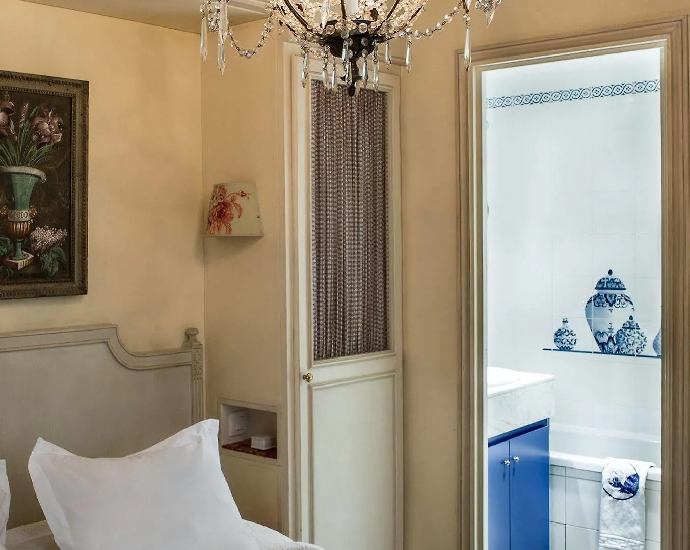 Caron De Beaumarchais Hotel 3*